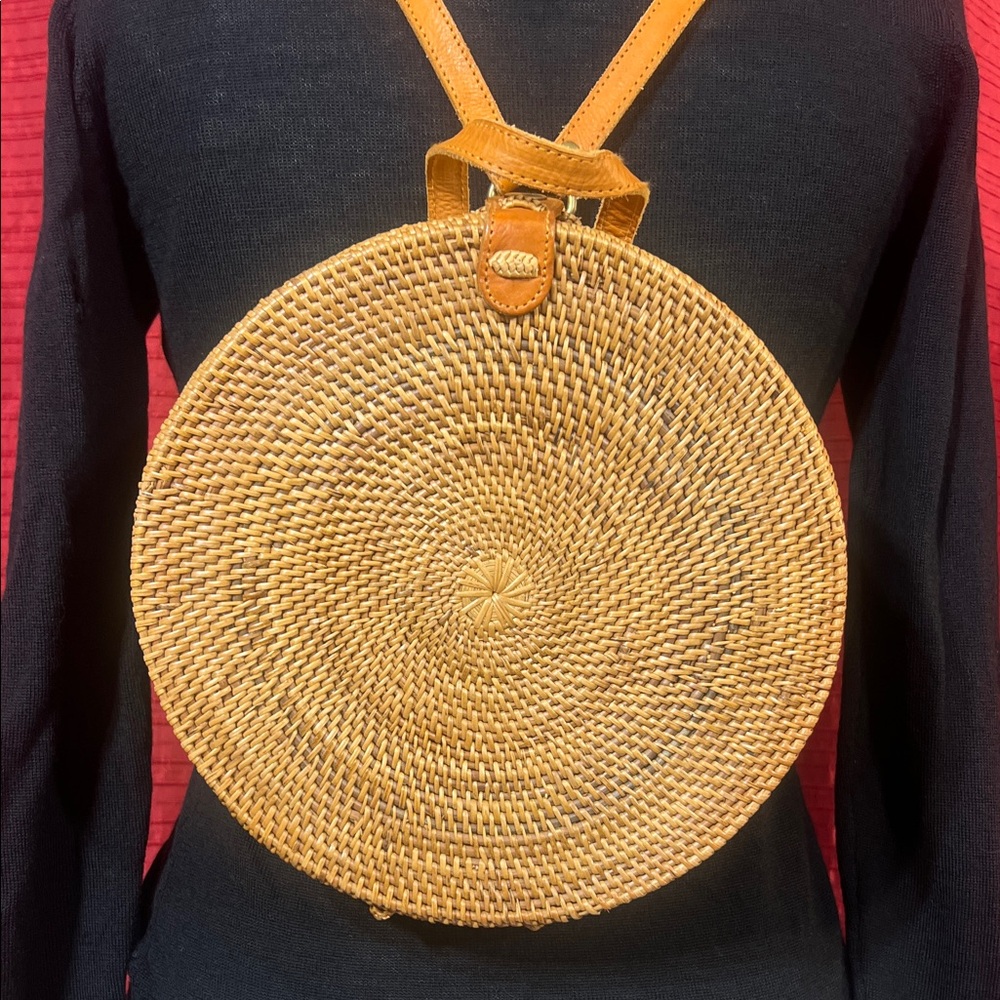 Ata Grass Circle Rattan Backpack - Picture 4 of 13